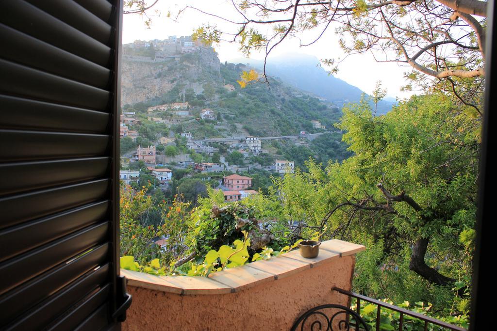 Villa Almoezia Charming B&B Taormina Eksteriør billede